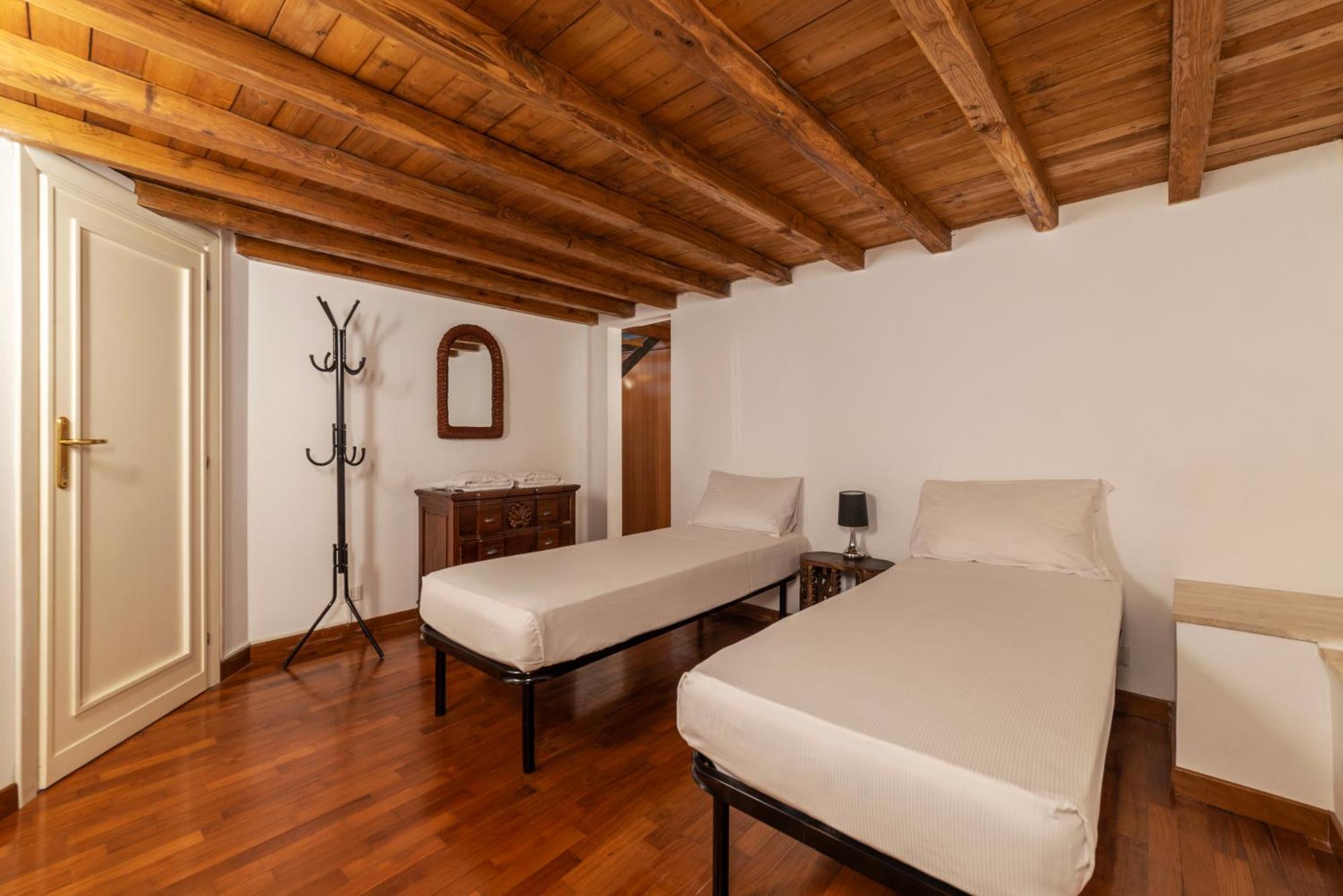 Via Del Lavatore Private Apartments Roma Exterior foto